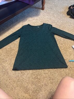 a.n.a Women's Teal Green Long Sleeve V-Neck Top